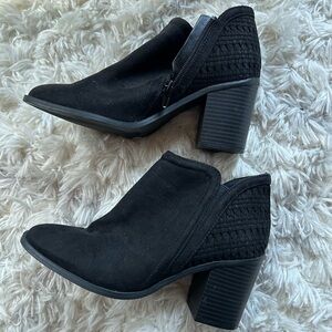 Madden Girl Chayene ankle booties 7.5 black suede
